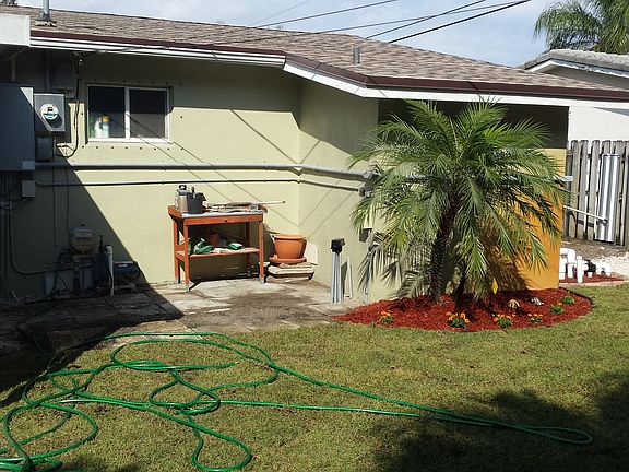 4th image of 530 SE 4th St