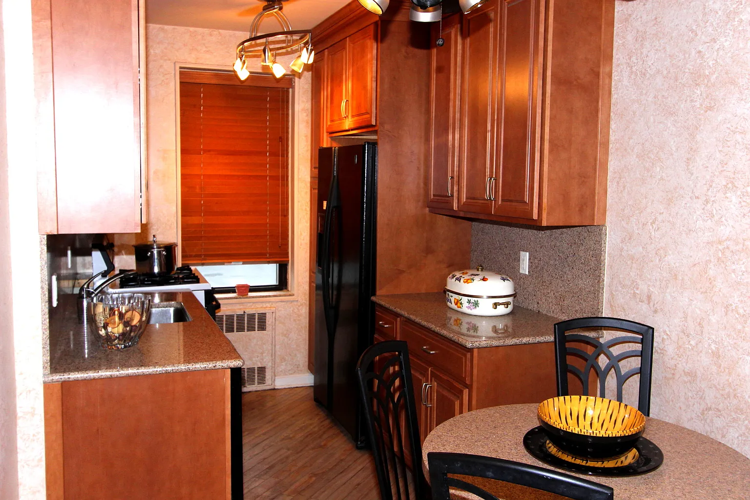 2209 Knapp St APT 1H photo 1