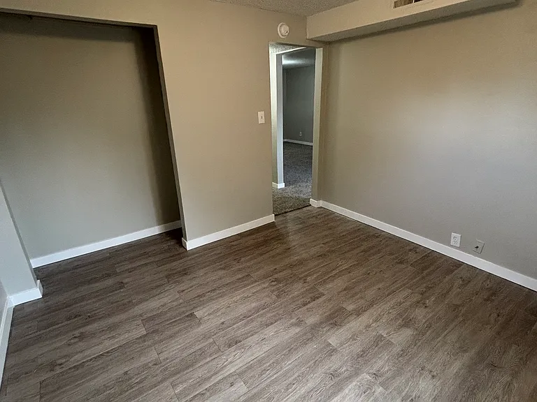 3495 Montebello Dr W — Photo 15