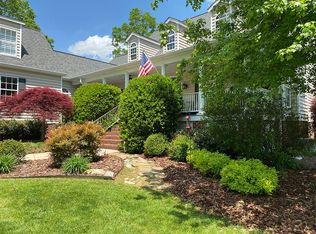 3727 Davis Dr, Charlotte, NC 28270