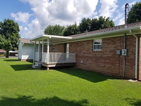 3rd image of 949 Old McGinley Dr