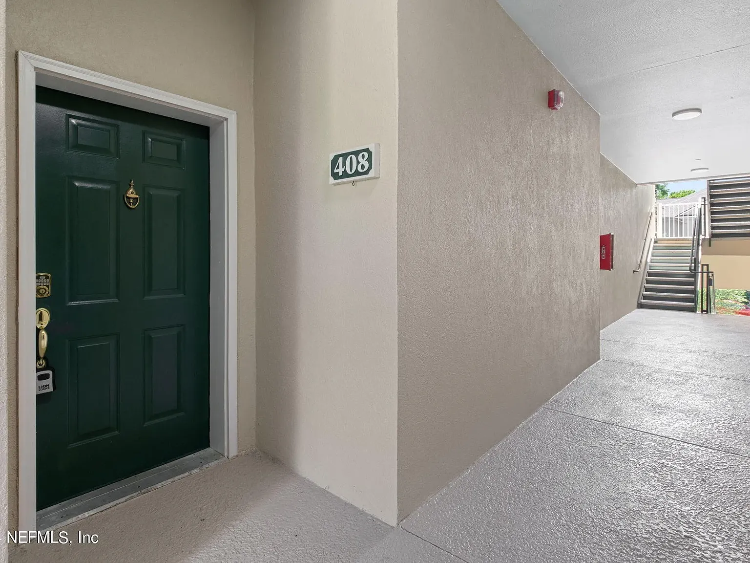 Southern Grove Condominium — Photo 2