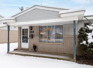 9436 Tavistock Dr, Plymouth, MI 48170