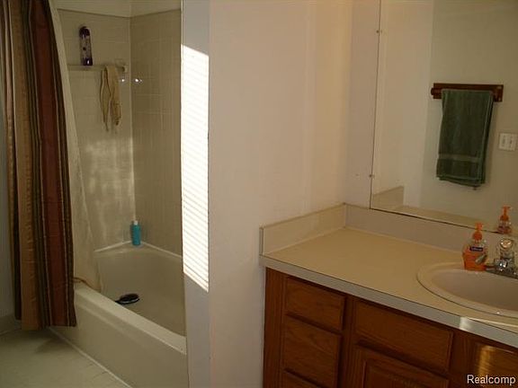 5th image of 2236 Amber Dr