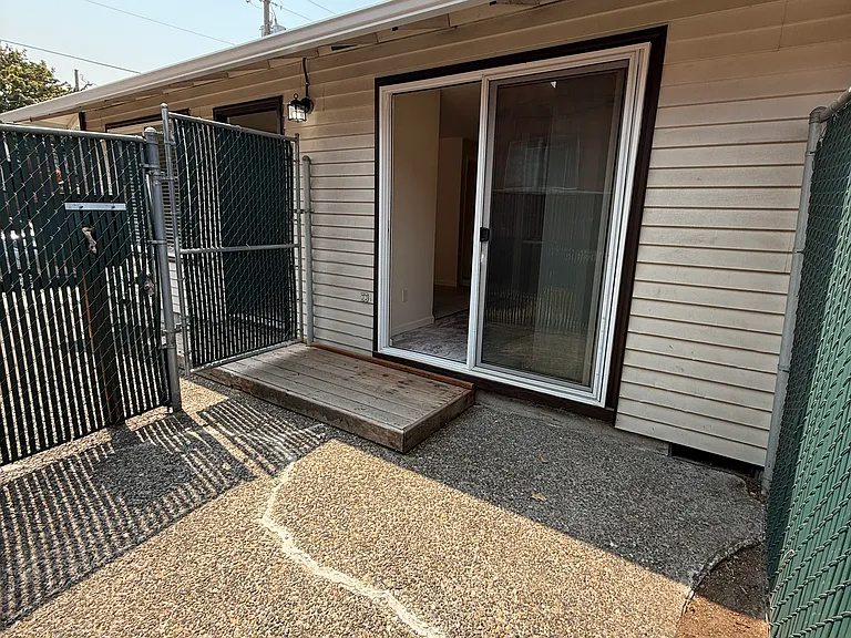 Patio, other view.
