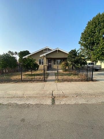 1st image of 317 E Acacia St