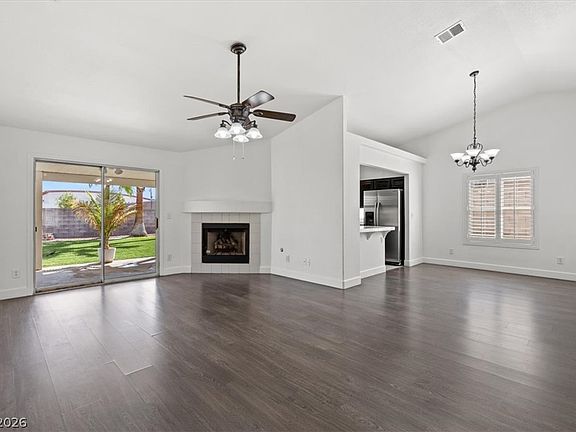 5th image of 814 Hamlet St