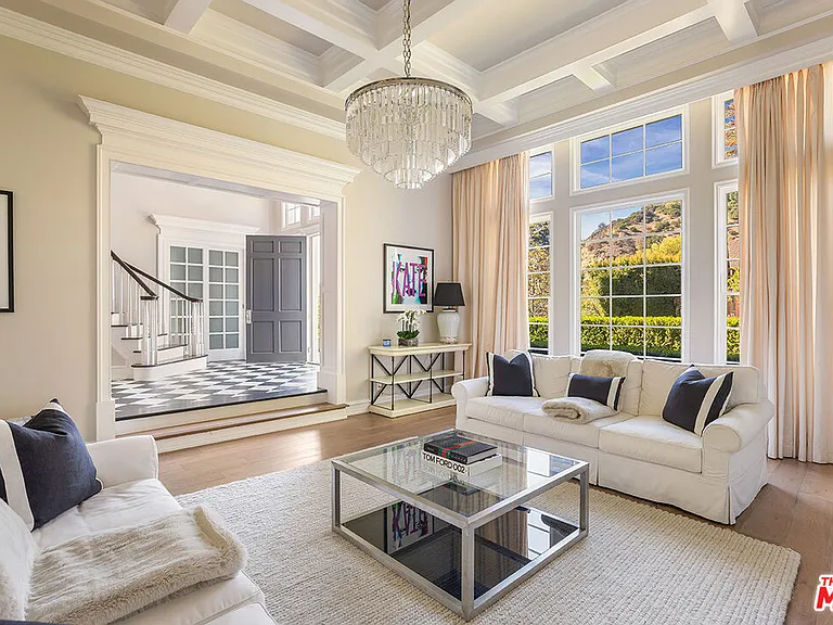 1460 N Doheny Dr — Photo 22