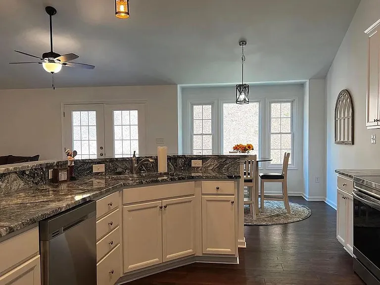 1200 Happy Ridge Dr — Photo 6