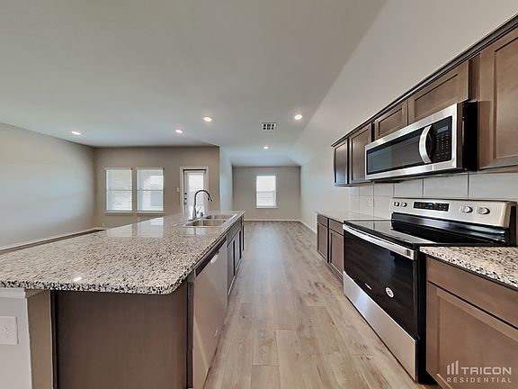 5th image of 3125 Parsons St