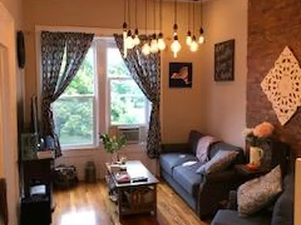 576 Madison Ave #3, Albany, NY 12208