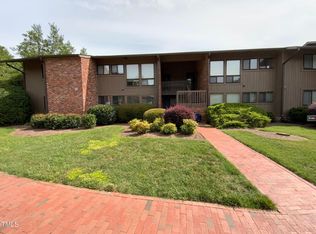 1401 Oak Tree Dr, Chapel Hill, NC 27517