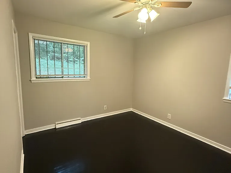 625 Lisa Ln — Photo 3