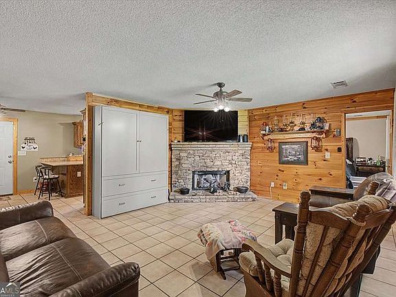 5th image of 1366 Bethlehem Rd