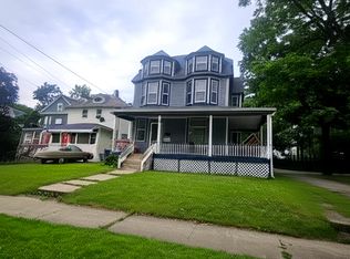 723 N County St, Waukegan, IL 60085