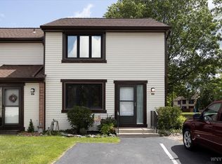 508 Charlesgate Cir, East Amherst, NY 14051