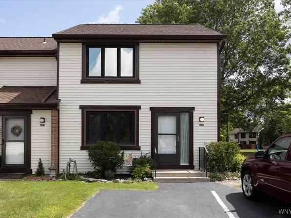 508 Charlesgate Cir, East Amherst, NY 14051