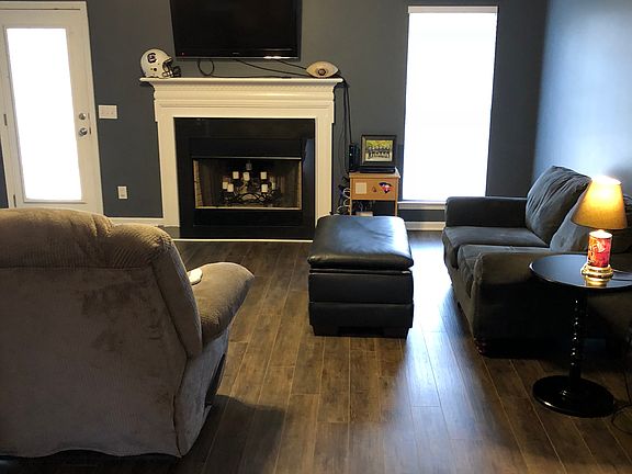 3rd image of 126 Sheila Dr