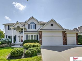 17631 Leavenworth St, Omaha, NE 68118