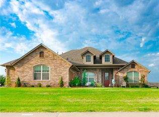 10220 Meadow Ridge Rd, Edmond, OK 73025