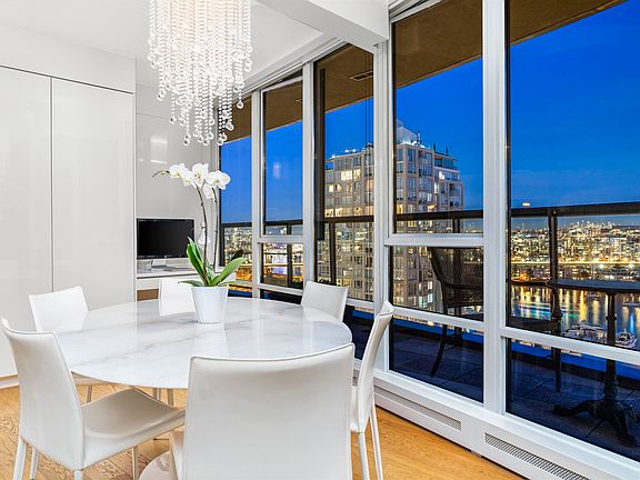 3rd image of 139 Drake St #19A