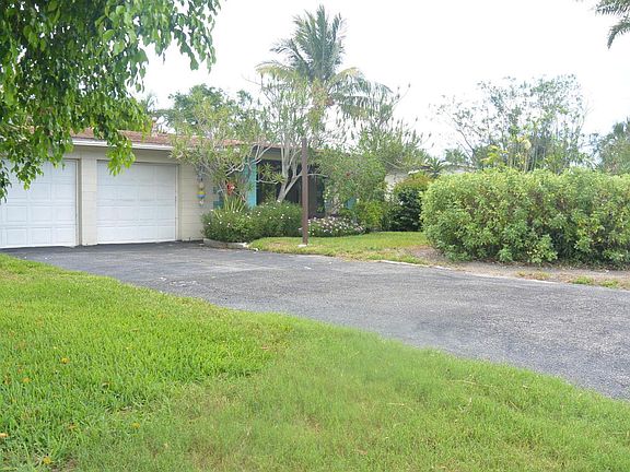 2nd image of 118 W Suwannee Ln