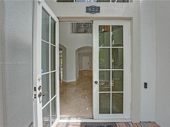 4th image of 827 SE 2nd Ct #0