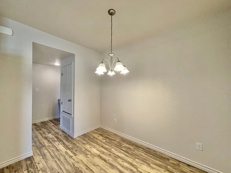 1801 Castroville Trl — Photo 7