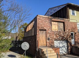 231 Old Forge Dr, Bath, PA 18014