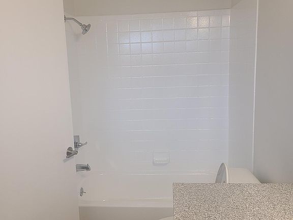 4th image of 440 Bucknell Ave #440C