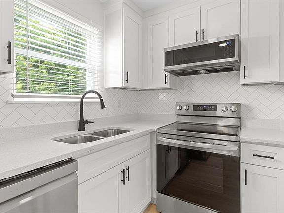 4th image of 9600 2nd Bay St #102