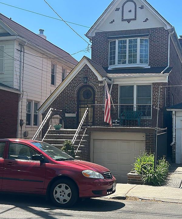 1st image of 1214 E 31st St