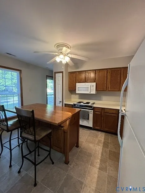3 bed, 2.0 bath, 1332 sqft, $2,350 — Photo 4