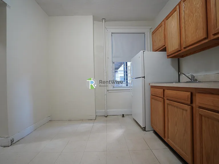 1634 Commonwealth Ave #9 — Photo 2
