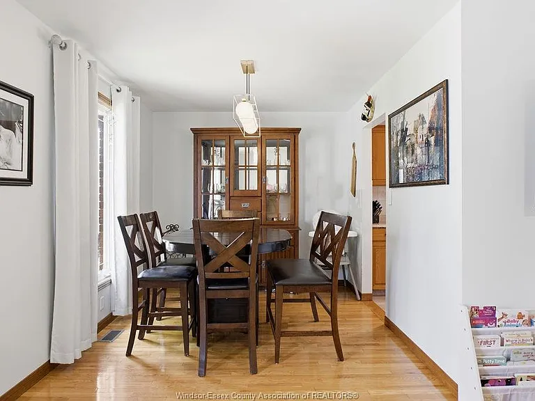 1646 Langlois Ave — Photo 8