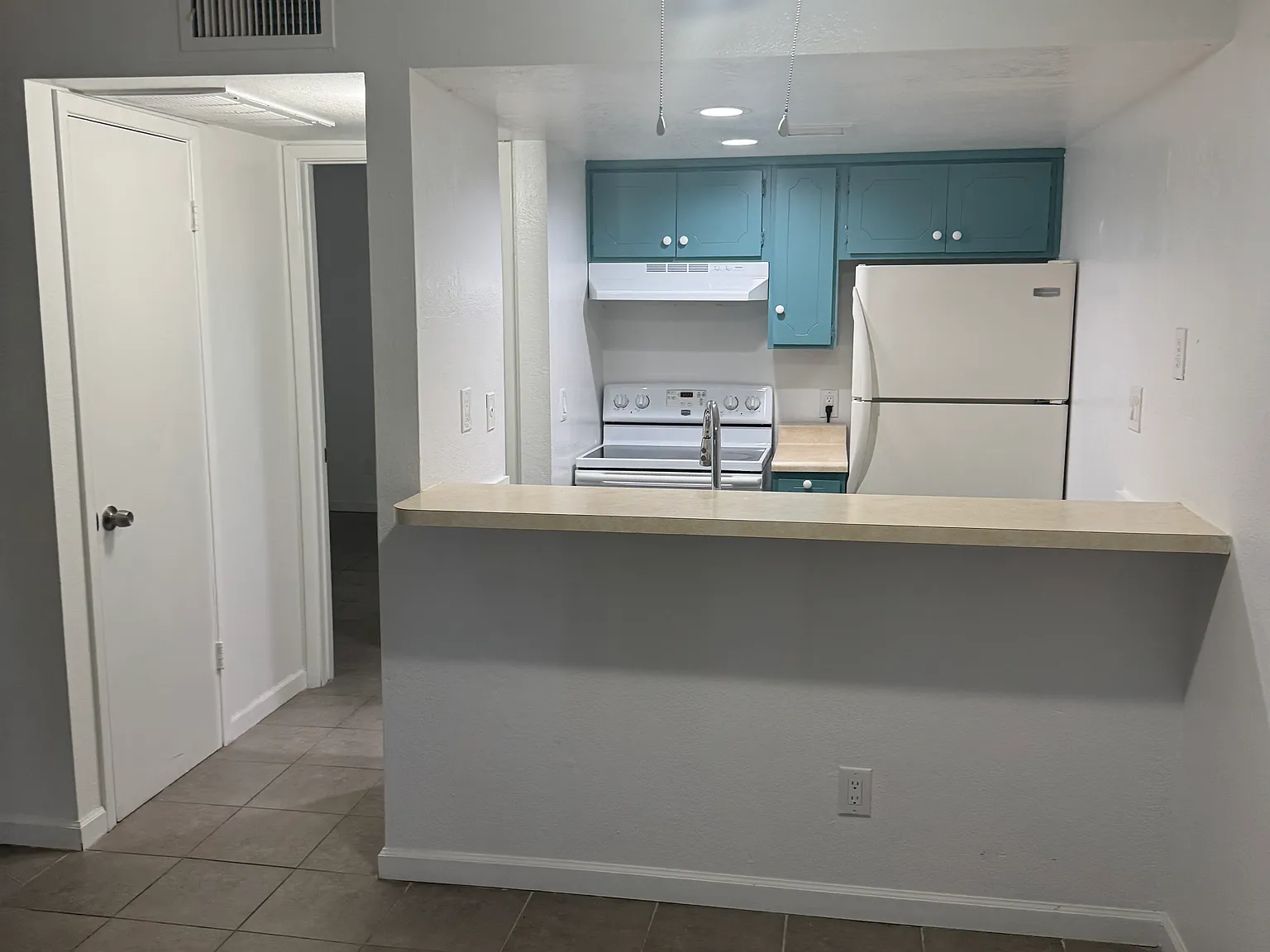 1 bed, 700 sqft, $1,000 — Photo 3