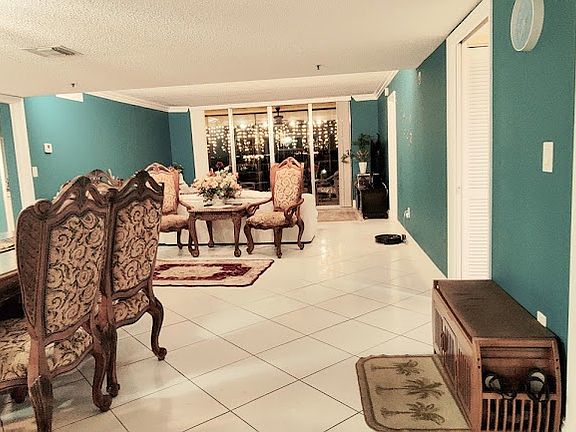 Dining & Living area