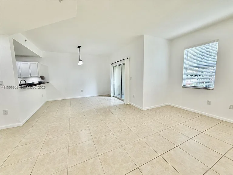 11503 NW 89th St #218 — Photo 11