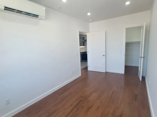 2041 Strauss Street image 34 of 40