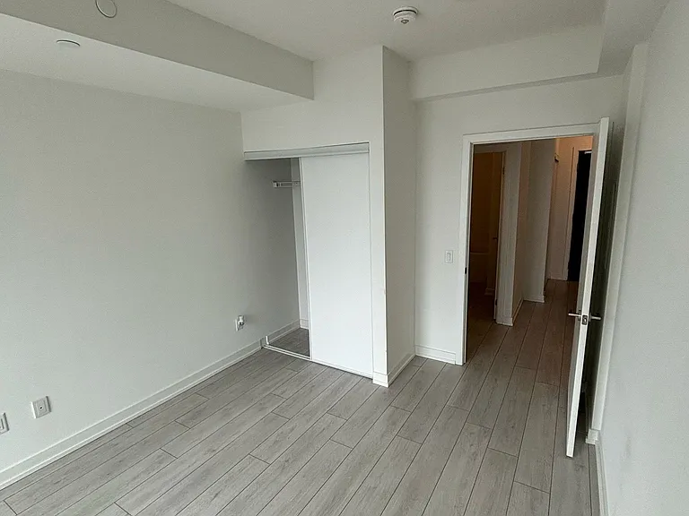 55 Duke St W #606 — Photo 10