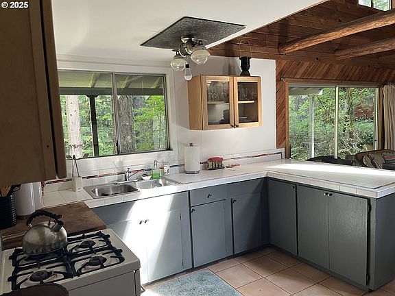 4th image of Cabin 64 Northwoods