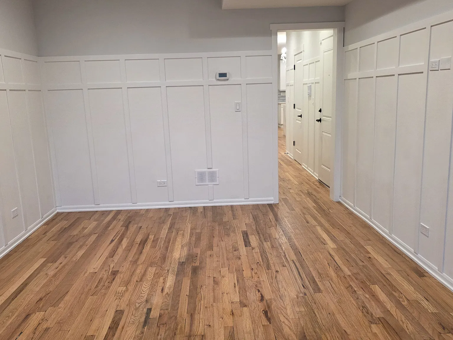 3225 N Kenneth Ave — Photo 2
