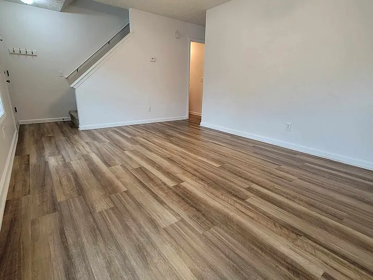 160 2nd St #110 — Photo 9