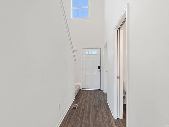 4th image of 3823 Sun Stone Way