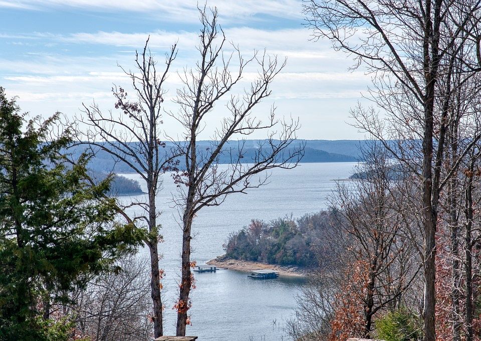 1st image of Lakeview Dr #5
