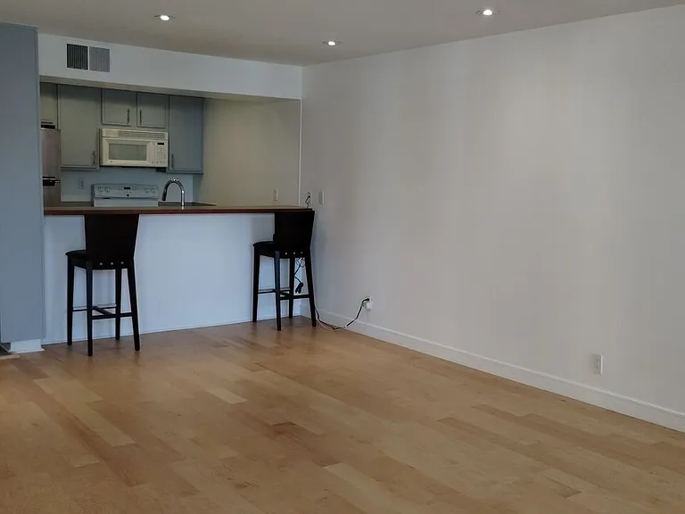 740 N Kings Rd #224 — Photo 11