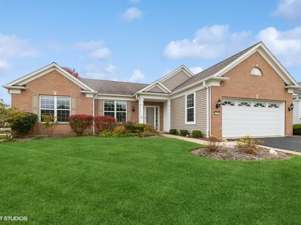 2988 Province Cir, Mundelein, IL 60060