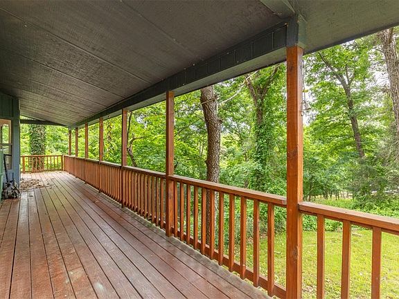 4th image of 8665 White Oak Dr