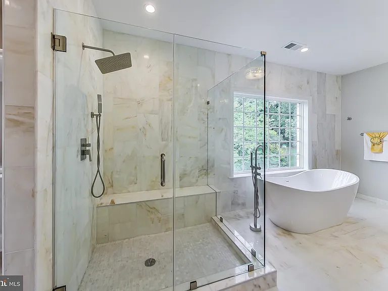 3104 Sleepy Hollow Rd — Photo 41