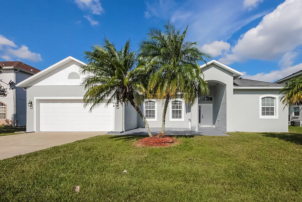 3 bed, 2.0 bath, 2012 sqft, $2,285 — Photo 1